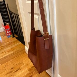 Madewell Essential Bucket Tote - English Saddle